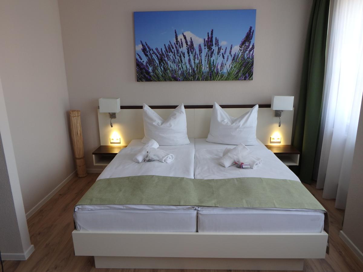 Garni Hotel Lavendelhof Науен Екстериор снимка
